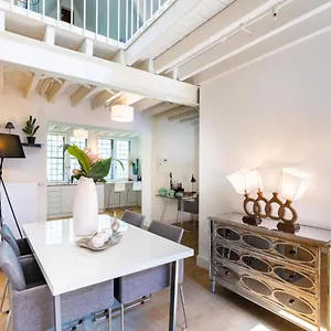 Old Town Triplex Apartment Antwerp